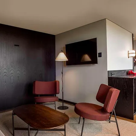 Radisson Red Hotel