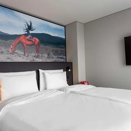Hotel Radisson Red *