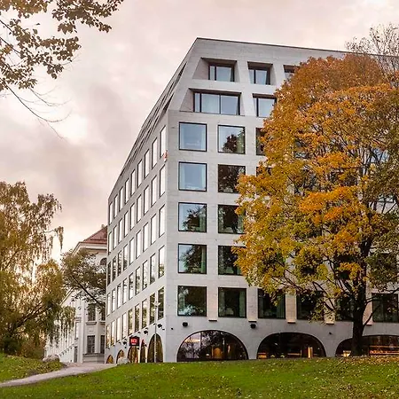 Szálloda Radisson Red *