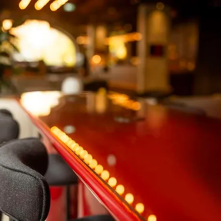 Radisson Red