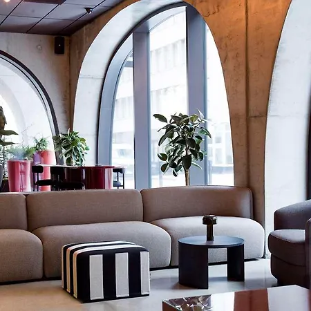 Hotel Radisson Red *