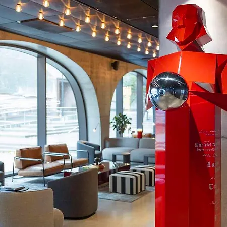 Hotel Radisson Red *